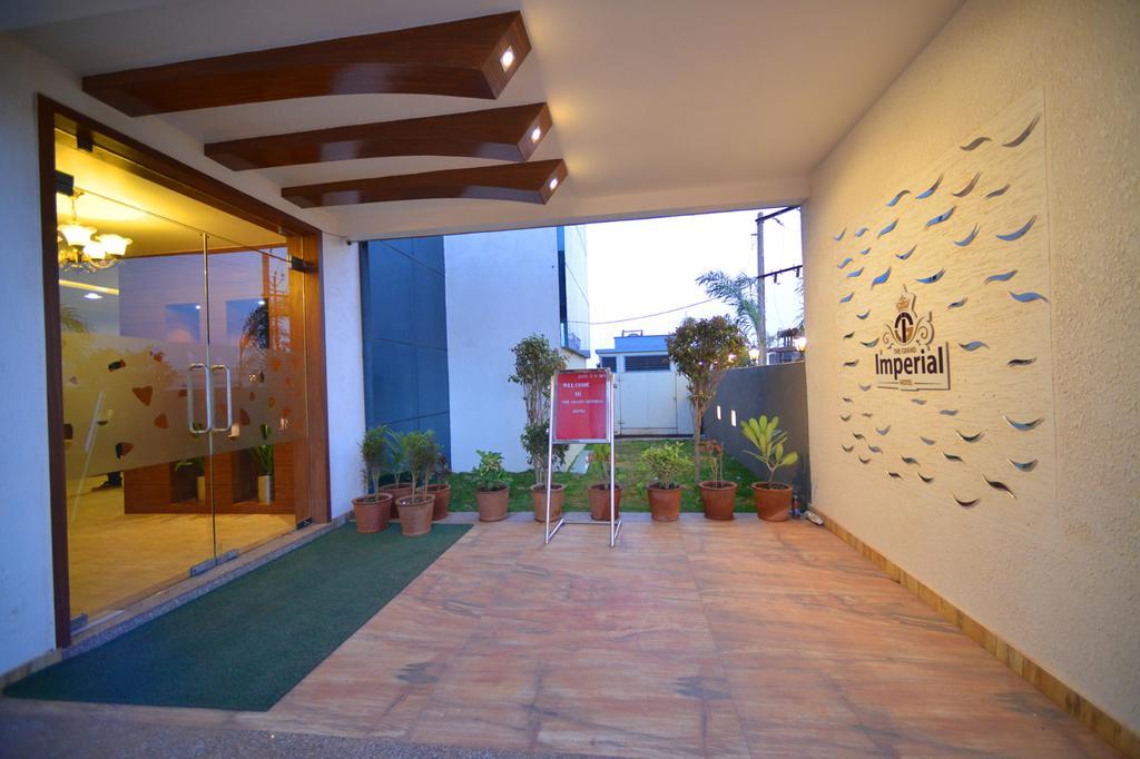 The Grand Imperial Hotel Morbi Luaran gambar