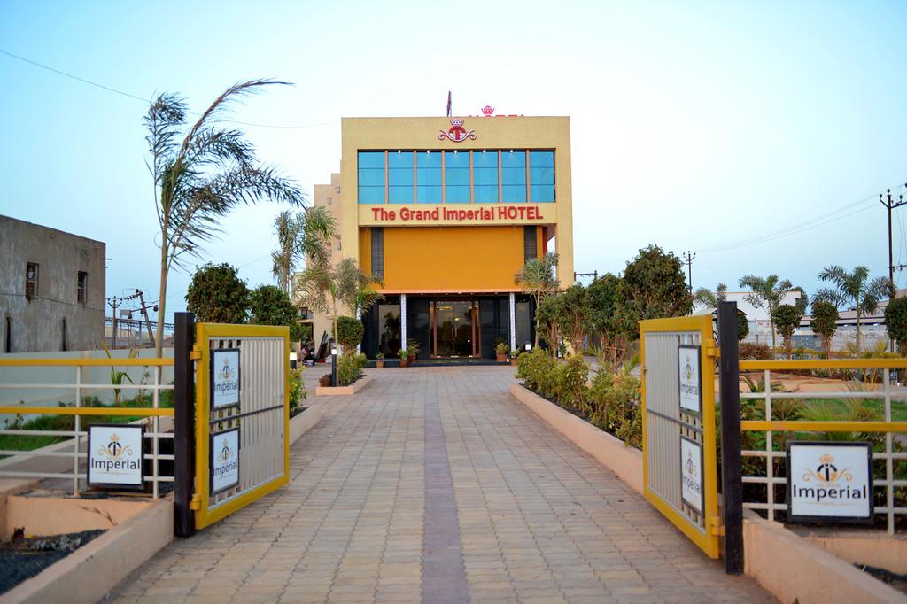 The Grand Imperial Hotel Morbi Luaran gambar