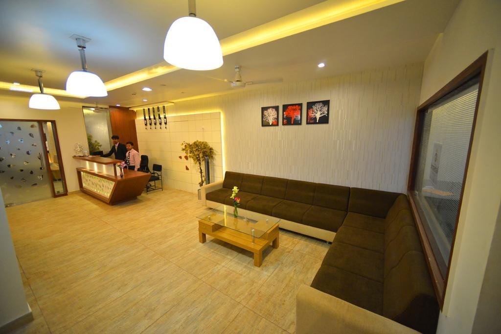 The Grand Imperial Hotel Morbi Luaran gambar