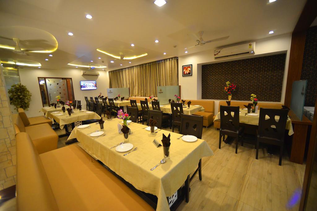 The Grand Imperial Hotel Morbi Luaran gambar