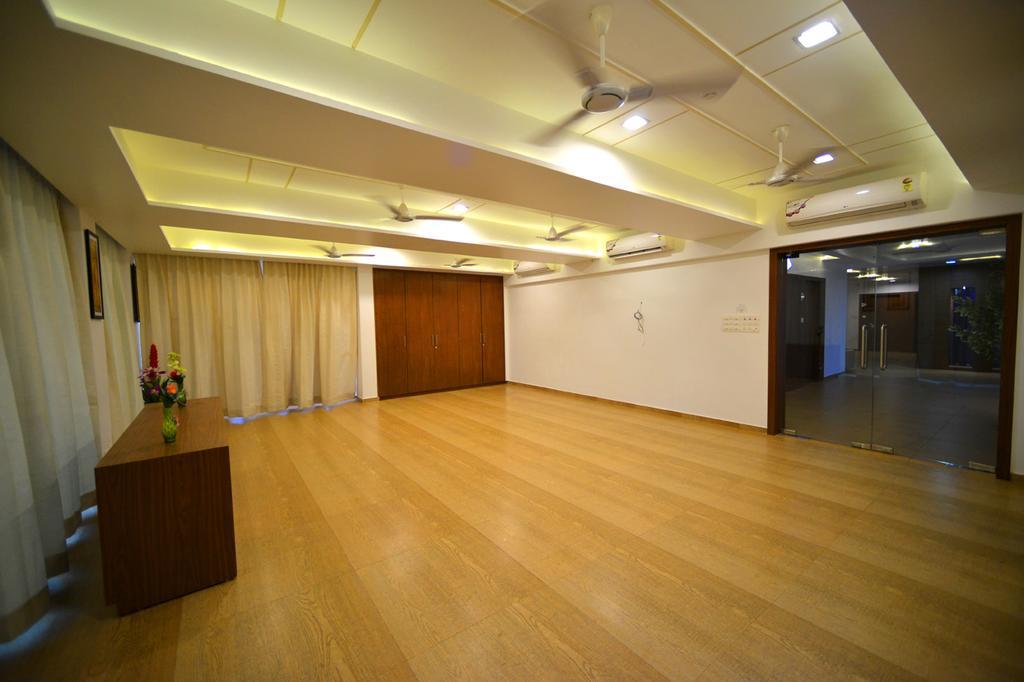 The Grand Imperial Hotel Morbi Luaran gambar
