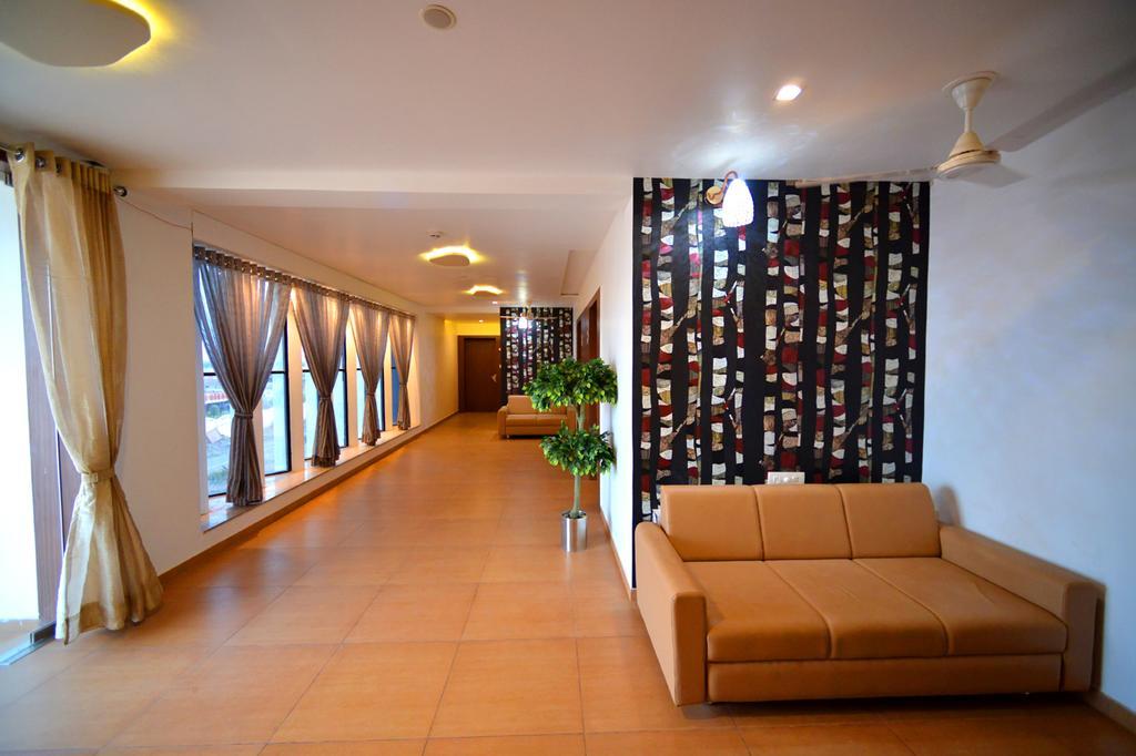 The Grand Imperial Hotel Morbi Luaran gambar